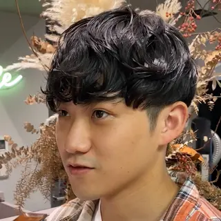 メンズ 艶暖色カラー🍒 縮毛矯正ほののヘアスタイル