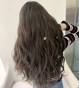 セミロング カラー N° jillva ♦️川端裕司♦️のヘアスタイル