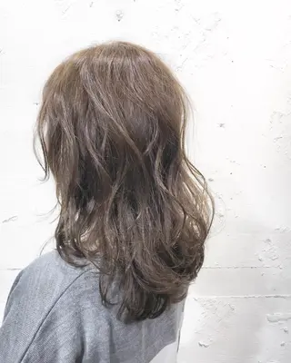 セミロング カラー ✨艶髪✨透明感✨ 山内大樹のヘアスタイル