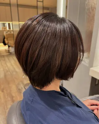 ショート カラー Soleria所属・艶髪/酸性ストレート 根本零のヘアスタイル