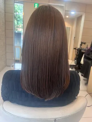 ミディアム 艶グレージュカラー 美髪特化美容師のヘアスタイル