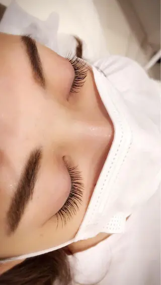 マツエク・マツパ Aya Pilinaの眉毛・アイブロウイメージ