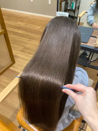 ロング LOANA  MIDORINO所属・カラーモデル/ つくば市みどりののヘアスタイル