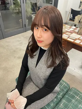 パーマ、ボブ、透明感 カラー、小須田ゆあのヘアスタイル