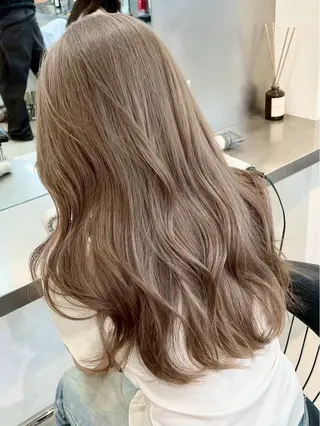 ロング HIKARI LUCK TOKYOのヘアスタイル