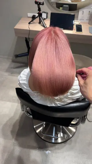 ショート カラー MiU所属・韓国×髪質改善×美髪 縮毛矯正×レイヤーのヘアスタイル