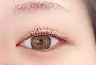 パーマ MINT EYELASH & RELAXATION AESTHE 人形町店所属・KOIKE AZUSAのマツエク・マツパデザイン