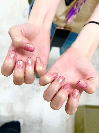 ネイル マハロネイルサロン横浜店所属・吉田 里菜のネイルデザイン