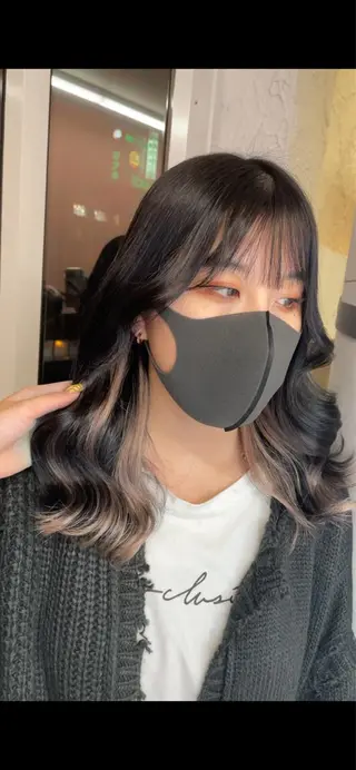 セミロング 艶ハイトーン👑♡ NATSUKIのヘアスタイル