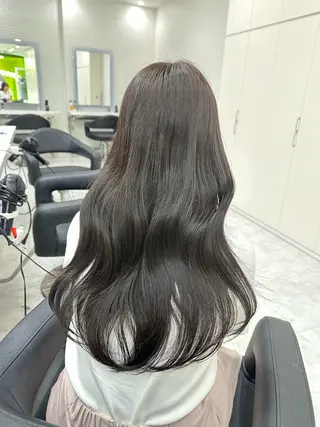 ロング 🌼リナ🌼赤み消し オリーブ/ブラウンのヘアスタイル