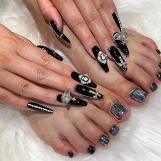 ネイル NES NAIL所属・さゆり￤推しキャラ ￤ロングネイル🩷のネイルデザイン