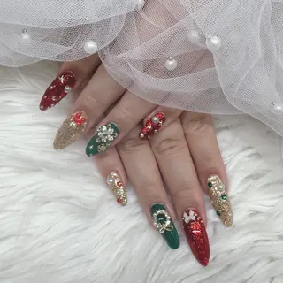 ネイル &MORE所属・りゆん .のネイルデザイン