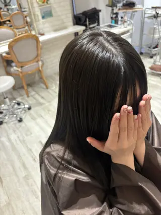 ロング カラー 透明感/韓国風 HIRARIのヘアスタイル