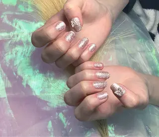 ネイル pink ladyサロン所属・べ にのネイルデザイン