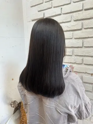 セミロング カラー hozumi bilanciaのヘアスタイル