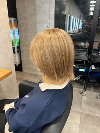 ミディアム カラー パーマ ヘアアレンジ 透明感ブリーチカラー 🌈TOMOHIROのヘアスタイル