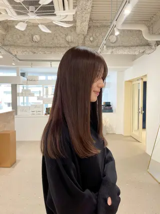 ロング カラー 阪本 桃のヘアスタイル