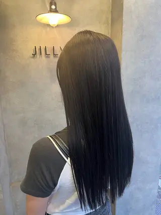 ロング カラー N°jillva 𝑘𝑎𝑟𝑖𝑛のヘアスタイル