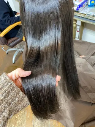 ロング エクステ ハイトーン 💭黒崎ハルカのヘアスタイル