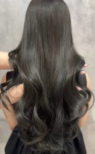 ロング カラー 髪質改善カラー× 美髪ストレート前出のヘアスタイル