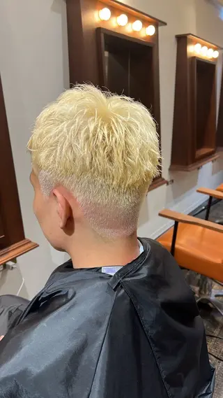 カラー メンズ Ryosuke ブリーチ縮毛矯正特化のヘアスタイル