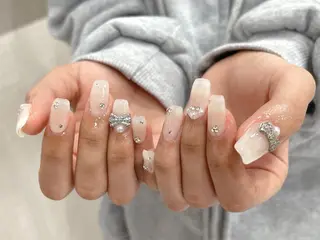 ネイル Rainrain💧 パーツ豊富、やり放題のネイルデザイン