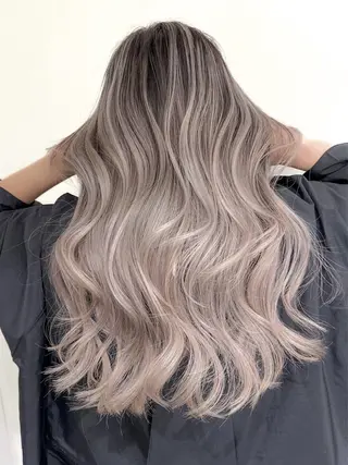 セミロング カラー ご予約 宜しくお願いします！のヘアスタイル