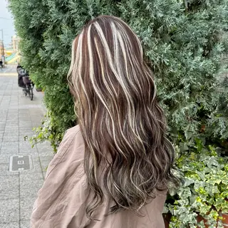 ロング カラー Cure2所属・🌈白いハイライト 🌈 🐶ノザワ🐶のヘアスタイル