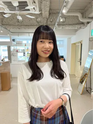 セミロング 阪本 桃のヘアスタイル