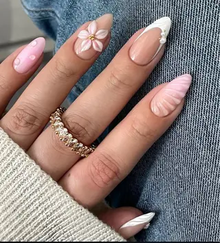 ネイル JISOO ANA.CHUOのネイルデザイン