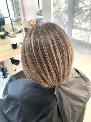 ショート カラー Lia所属・皆木 智晴のヘアスタイル