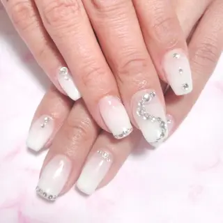 ネイル エステとネイル ローズコンフォートのネイルデザイン