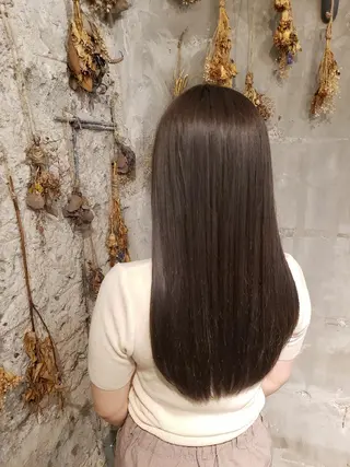 カラー ロング 井尻 柚都歩のヘアスタイル