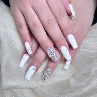 ネイル Maggie チョウチョウのネイルデザイン