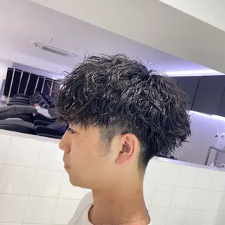 ショート パーマ ヘアアレンジ メンズ 艶カラー の達人のヘアスタイル