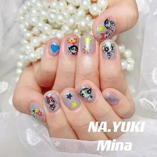 ネイル 🦋 Queenieのネイルデザイン