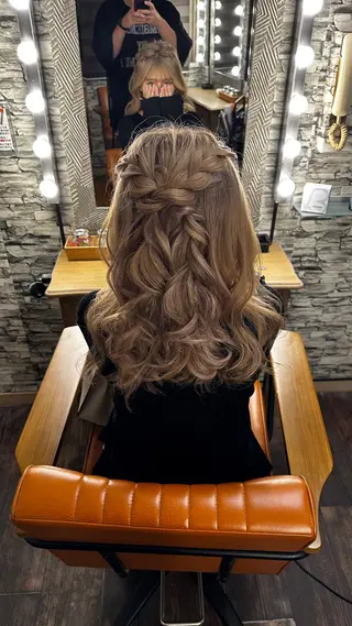 セミロング ヘアアレンジ hair make  Lucciのヘアスタイル