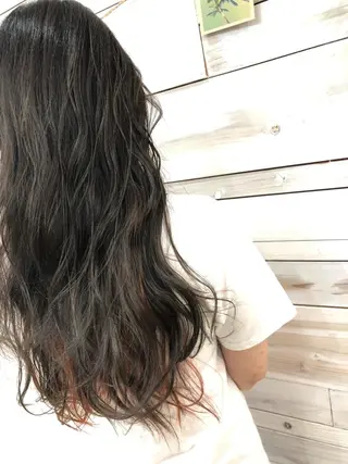 カラー ○HITOMI ○のヘアスタイル