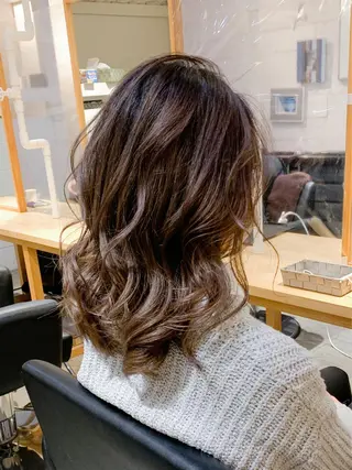 セミロング 鈴木 悠平のヘアスタイル