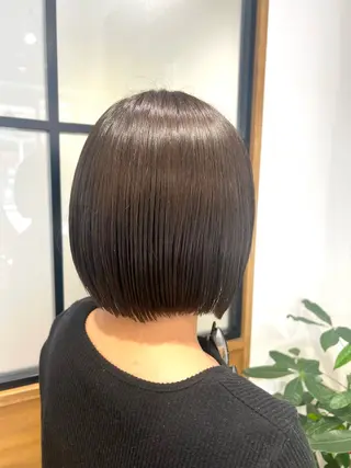 ショート カラー 新井 友菜のヘアスタイル