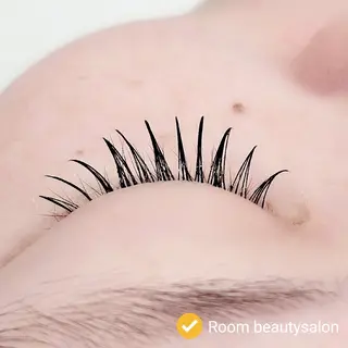 マツエク・マツパ Room beautysalon所属・Room   〔 YUI 〕のマツエク・マツパデザイン