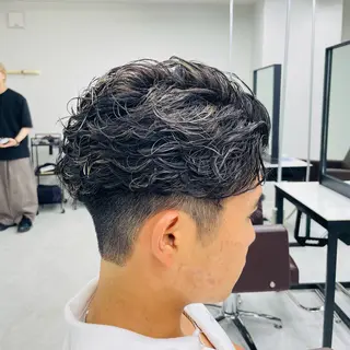 ショート カラー パーマ メンズ メンズカット特化✂︎ SHINGO 本厚木のヘアスタイル