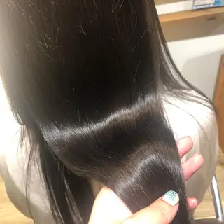 ロング カラー 小森 樹奈のヘアスタイル