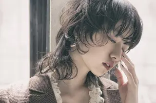 ミディアム カラー 三好 麻美のヘアスタイル