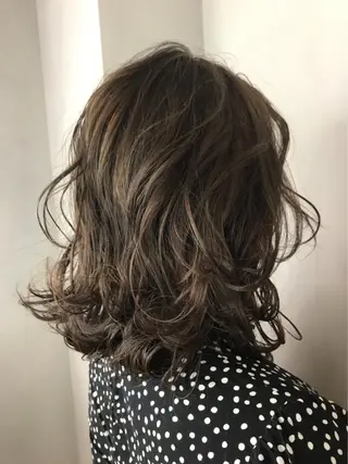 ミディアム カラー L’atelier BROCANTE （ラトリエ　ブロカント）所属・BROCANTE立川 karasawa.nのヘアスタイル