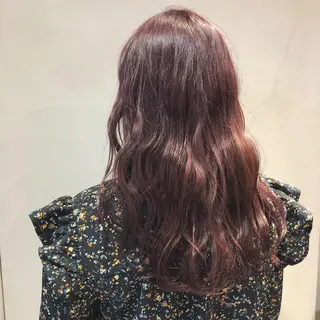 ロング カラー 荒木 依莉亜のヘアスタイル