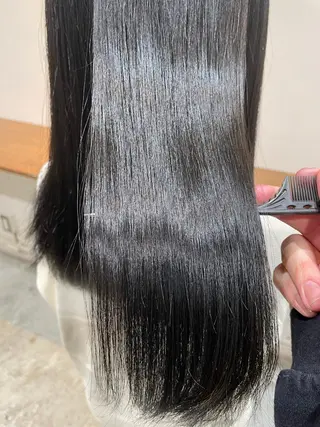 ロング カラー オカベ ショウマのヘアスタイル