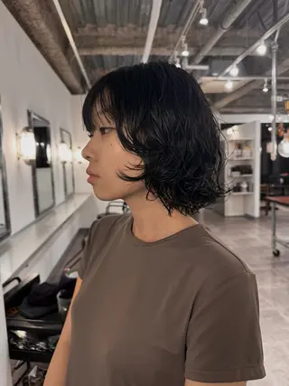 ミディアム パーマ HOLLY 髙橋ユウキのヘアスタイル
