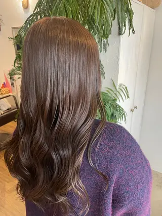 ロング カラー 青木 紗耶のヘアスタイル