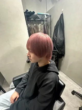 メンズ 奥本 侑 ハイトーン、髪質改善のヘアスタイル